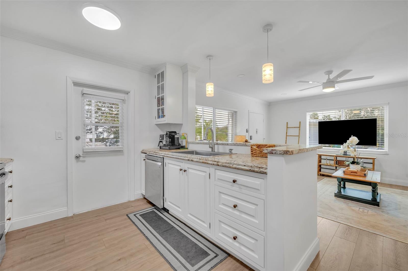 Image 11 of 30 For 1140 Orlando Avenue F-1