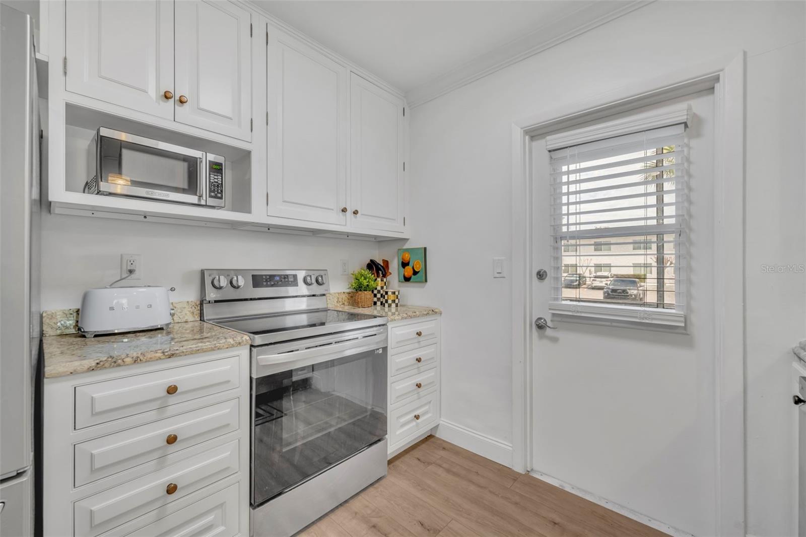 Image 13 of 30 For 1140 Orlando Avenue F-1