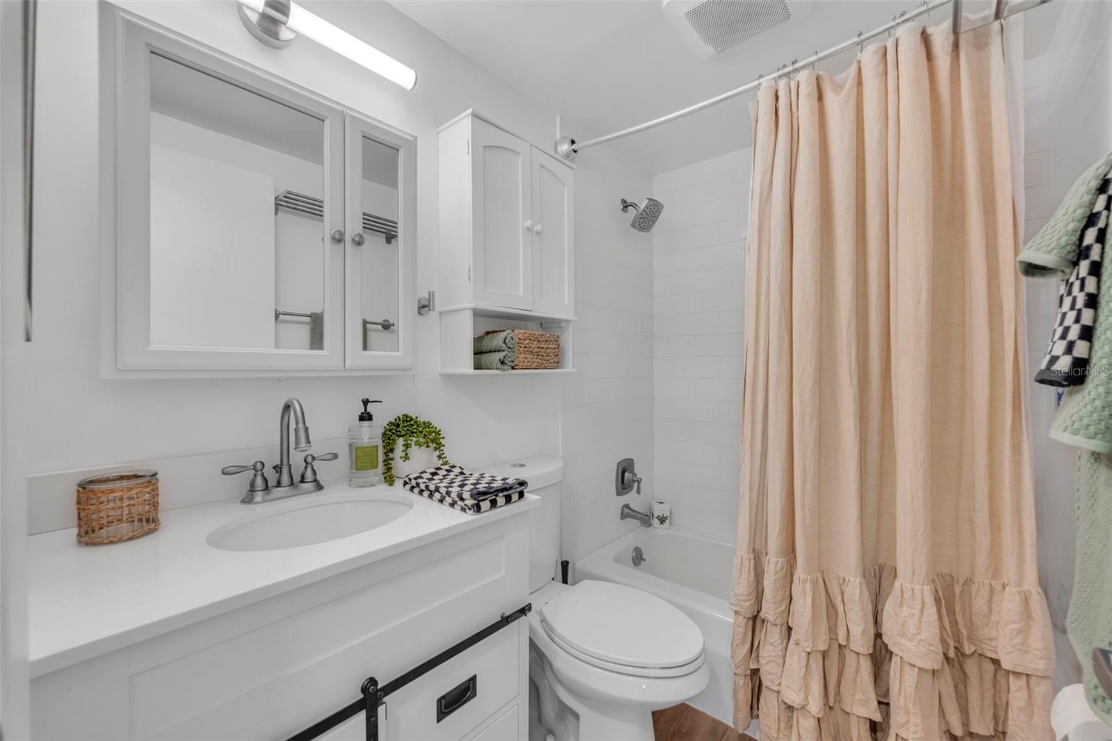 Image 17 of 30 For 1140 Orlando Avenue F-1