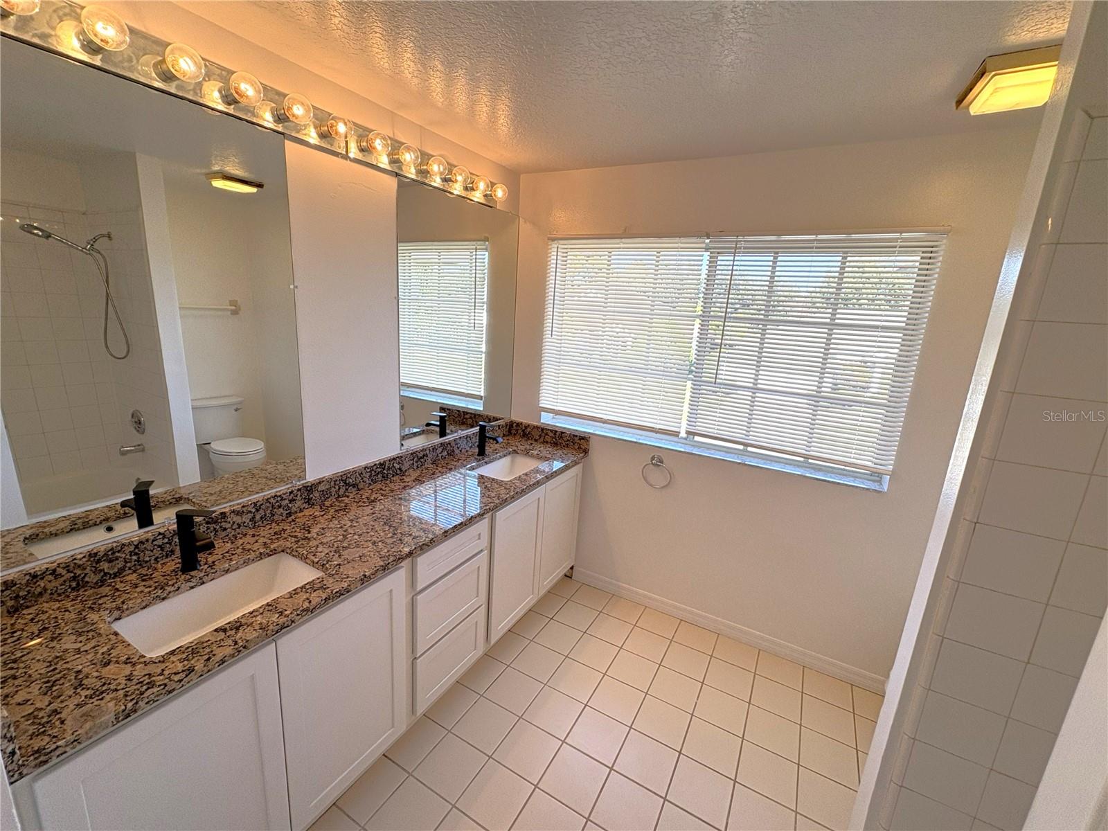 Image 14 of 24 For 3940 Corveta Court