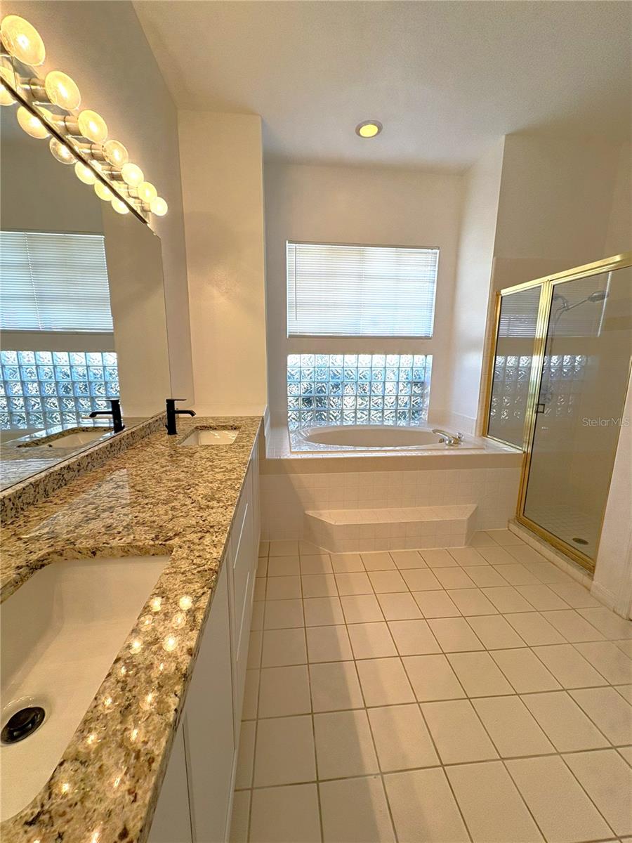 Image 16 of 24 For 3940 Corveta Court