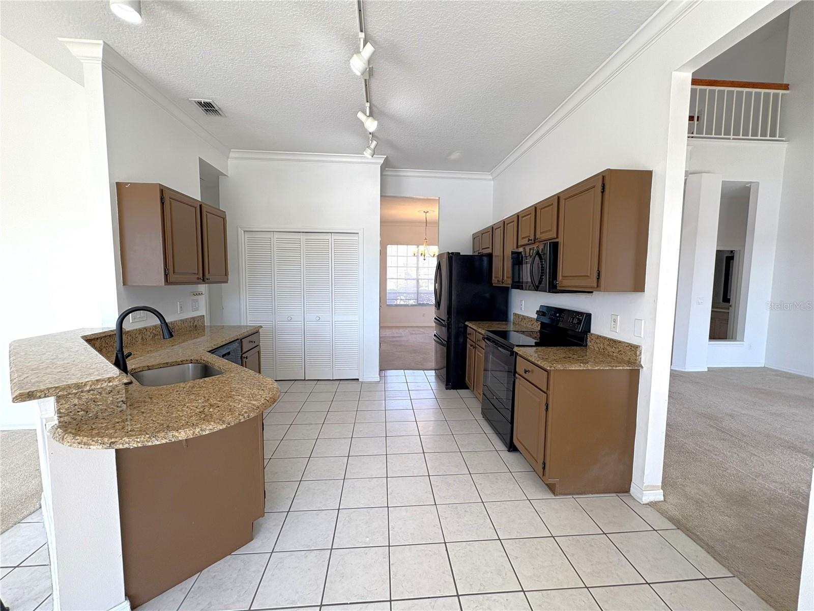 Image 4 of 24 For 3940 Corveta Court