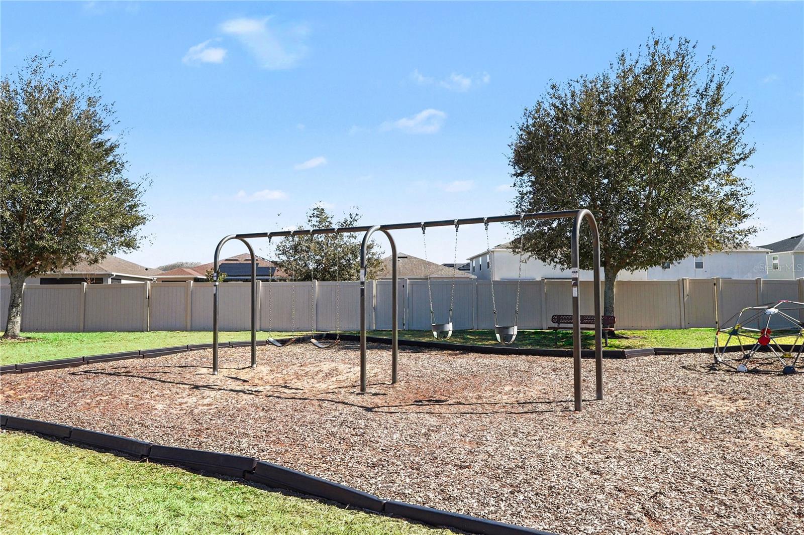 Image 14 of 14 For 257 Hamlet Loop