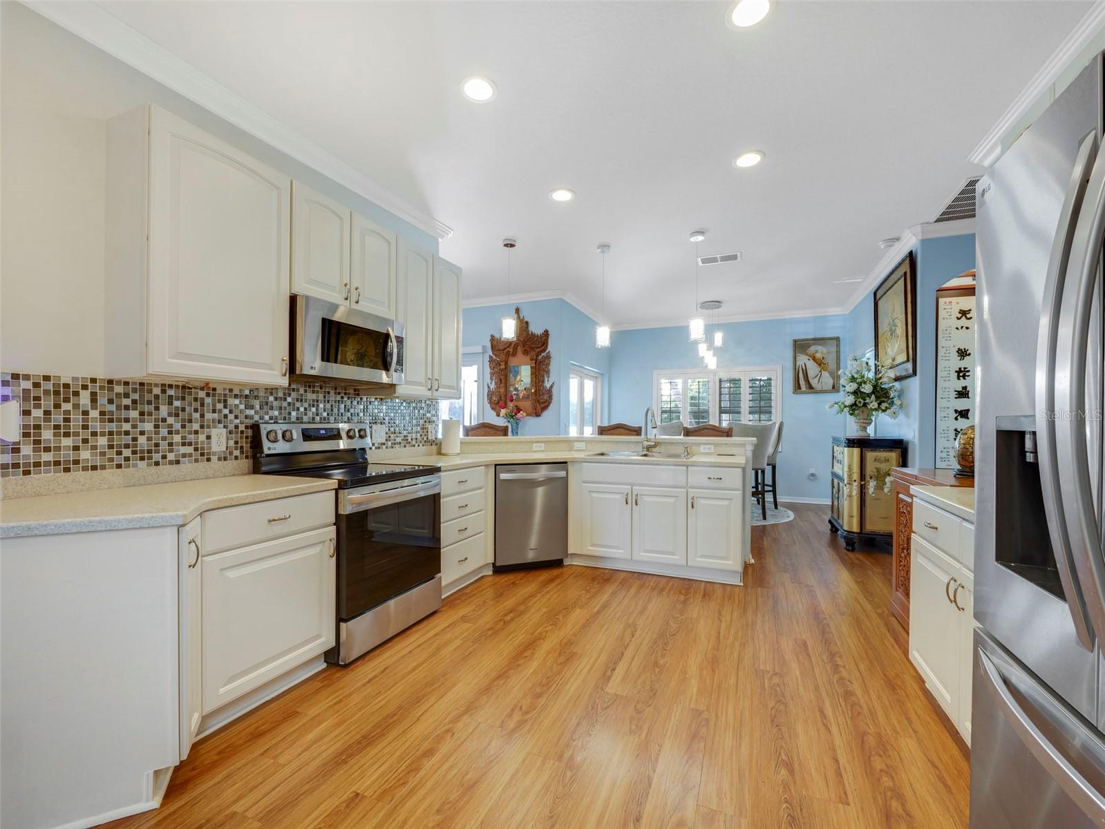 Image 11 of 37 For 246 New River Drive