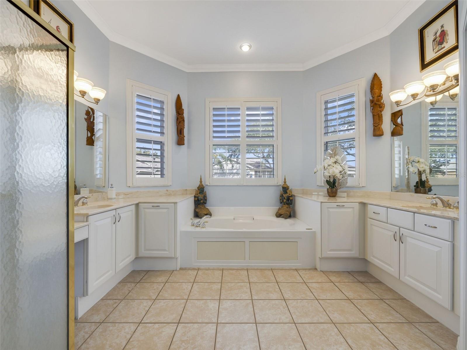 Image 13 of 37 For 246 New River Drive