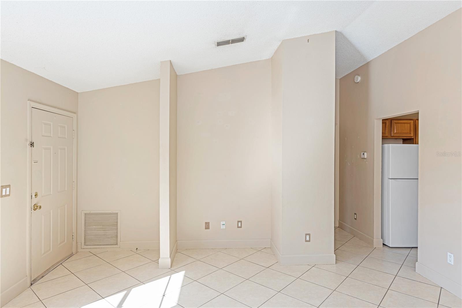 Image 17 of 27 For 1073 Humphrey Boulevard