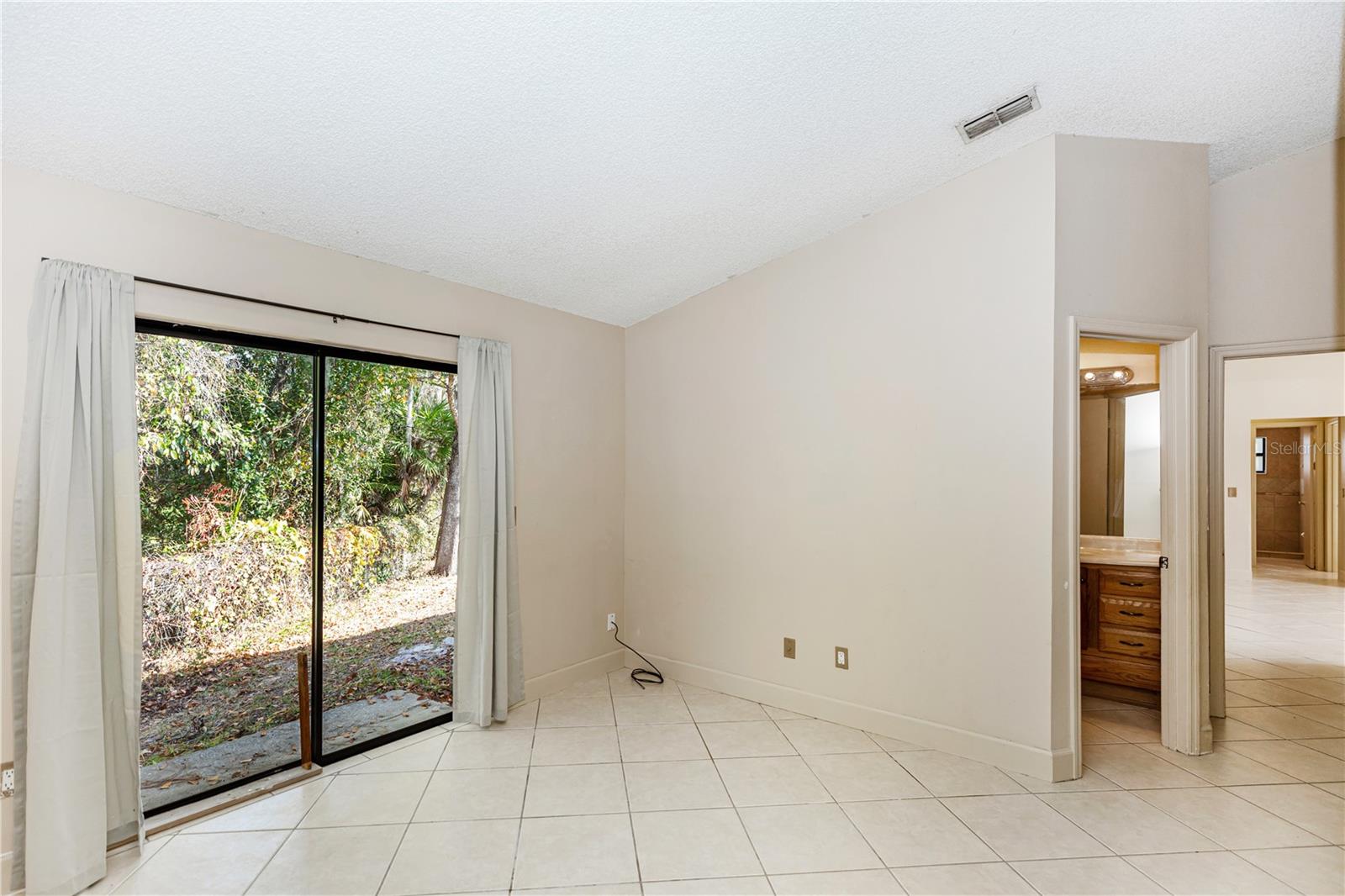 Image 9 of 27 For 1073 Humphrey Boulevard