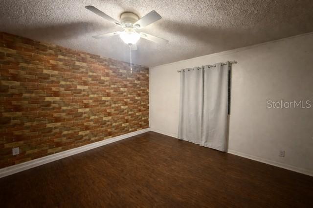 Image 14 of 22 For 382 Moffat Loop