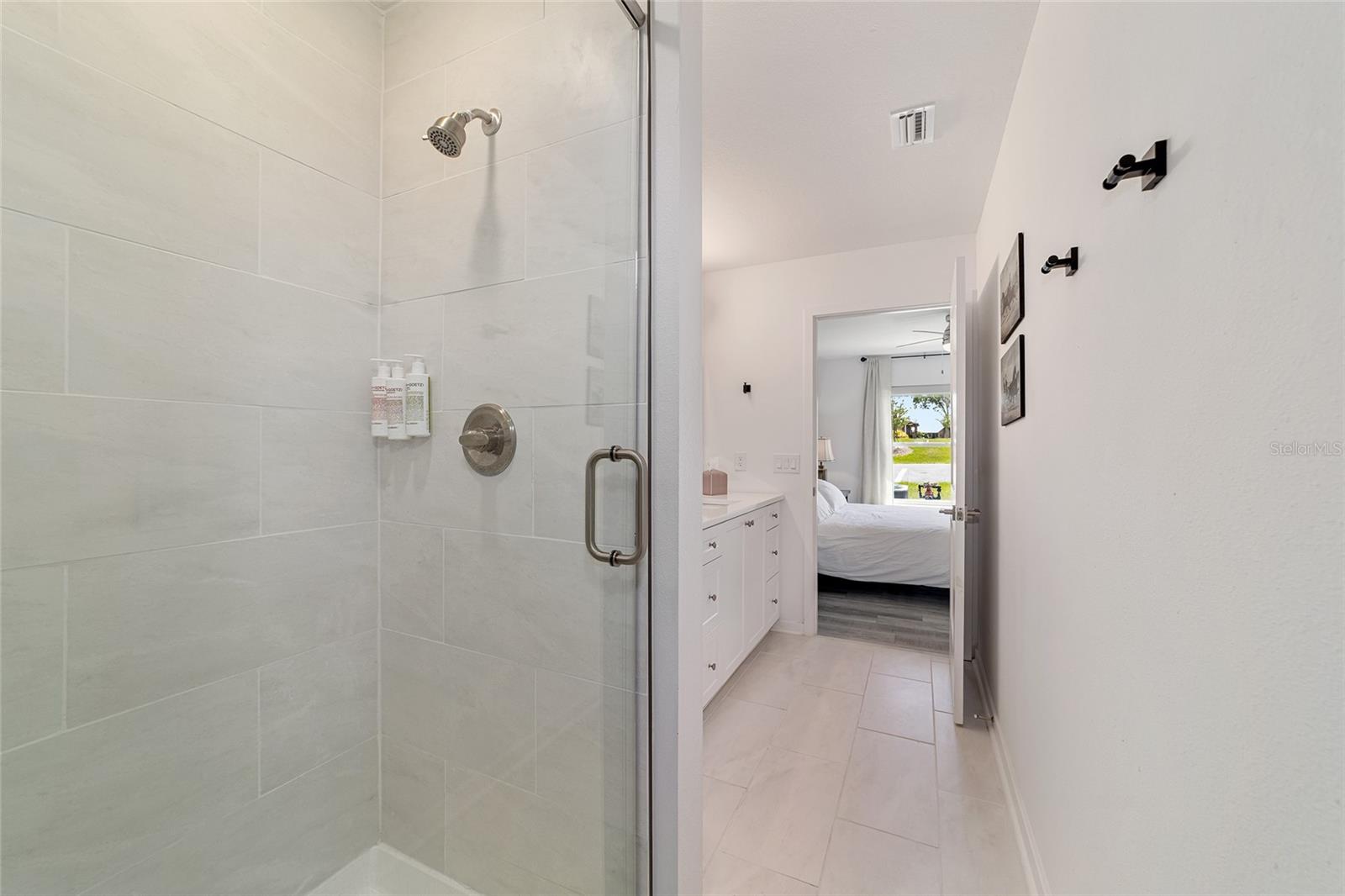 Image 23 of 39 For 4400 74th Terrace