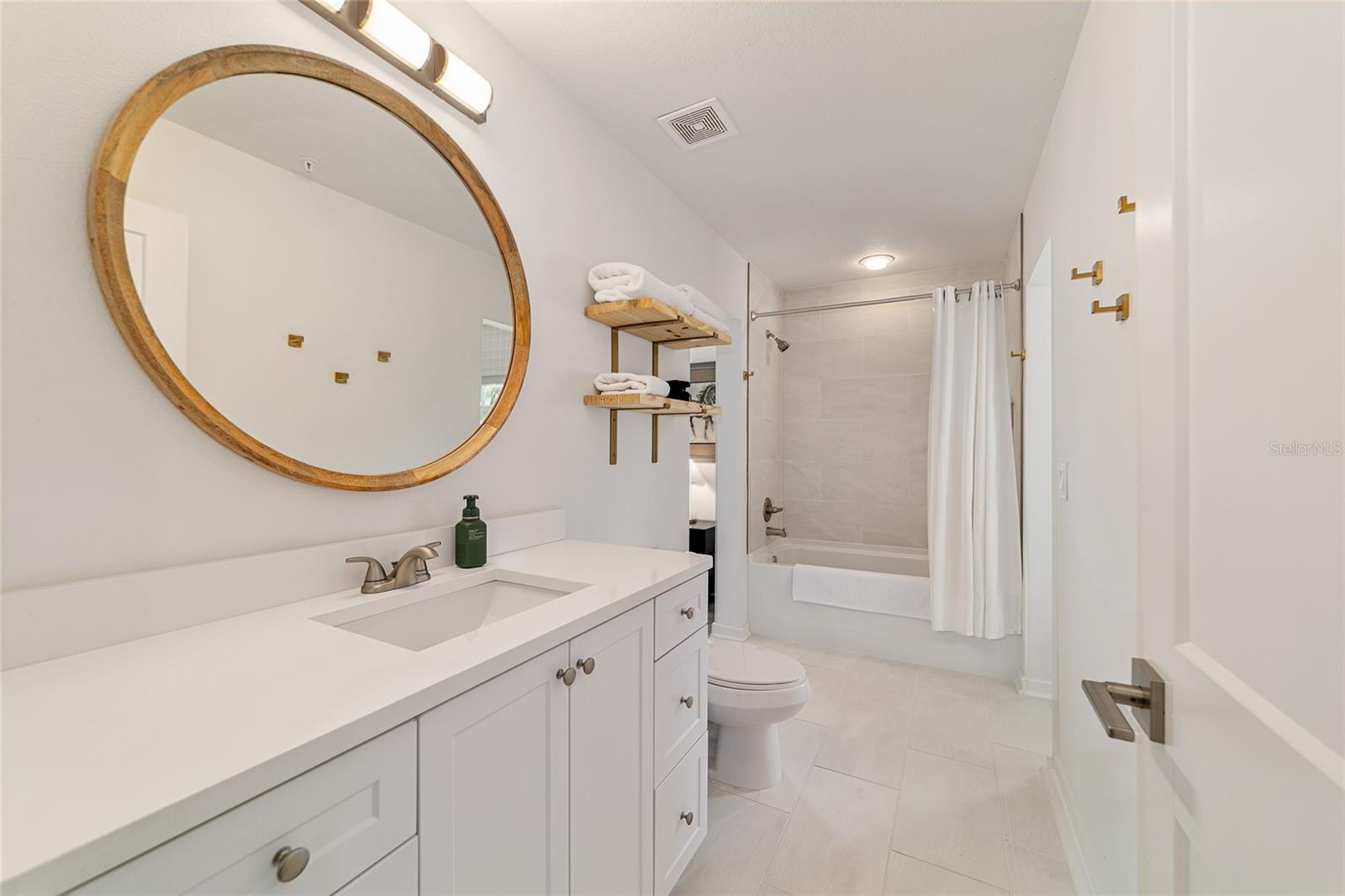 Image 29 of 39 For 4400 74th Terrace