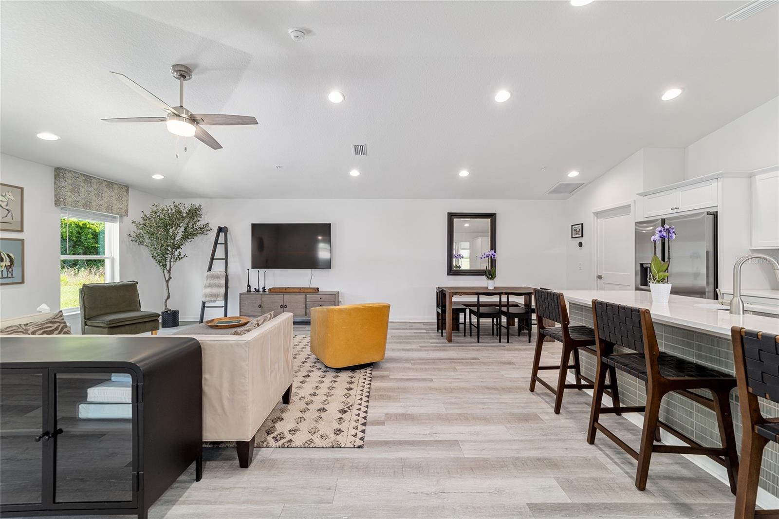 Image 5 of 39 For 4400 74th Terrace