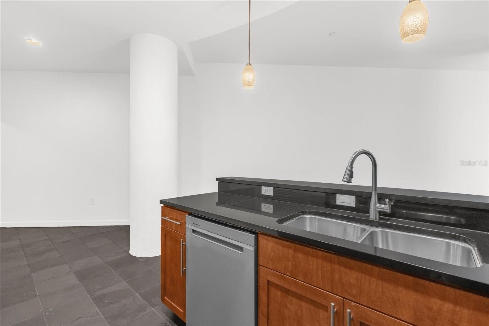 Image 10 of 30 For 1 Eola Drive 3