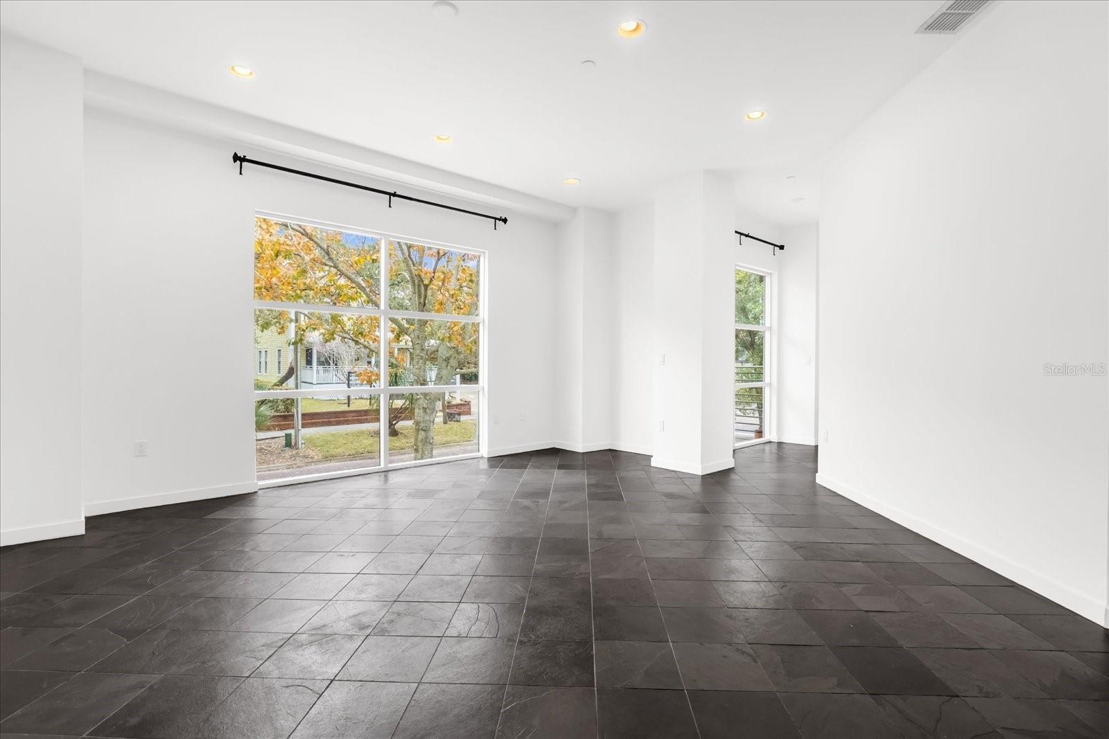 Image 13 of 30 For 1 Eola Drive 3