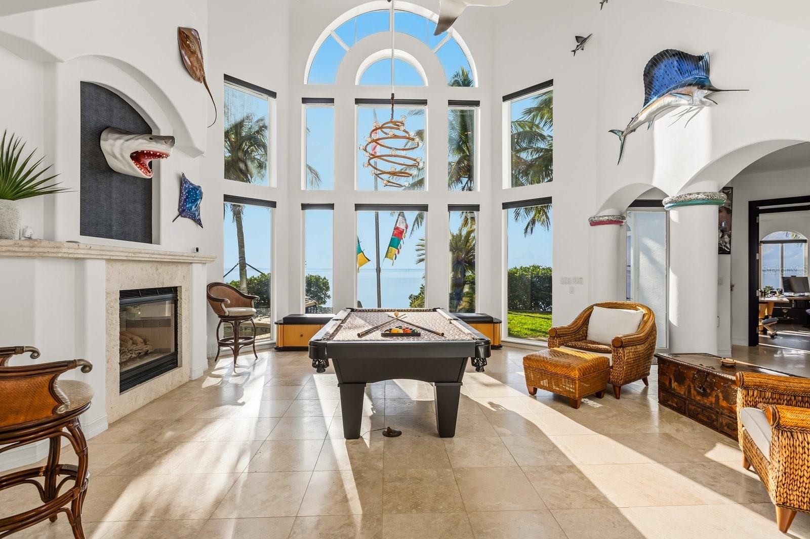 Listing photo id 18 for 2 River Falls Dr