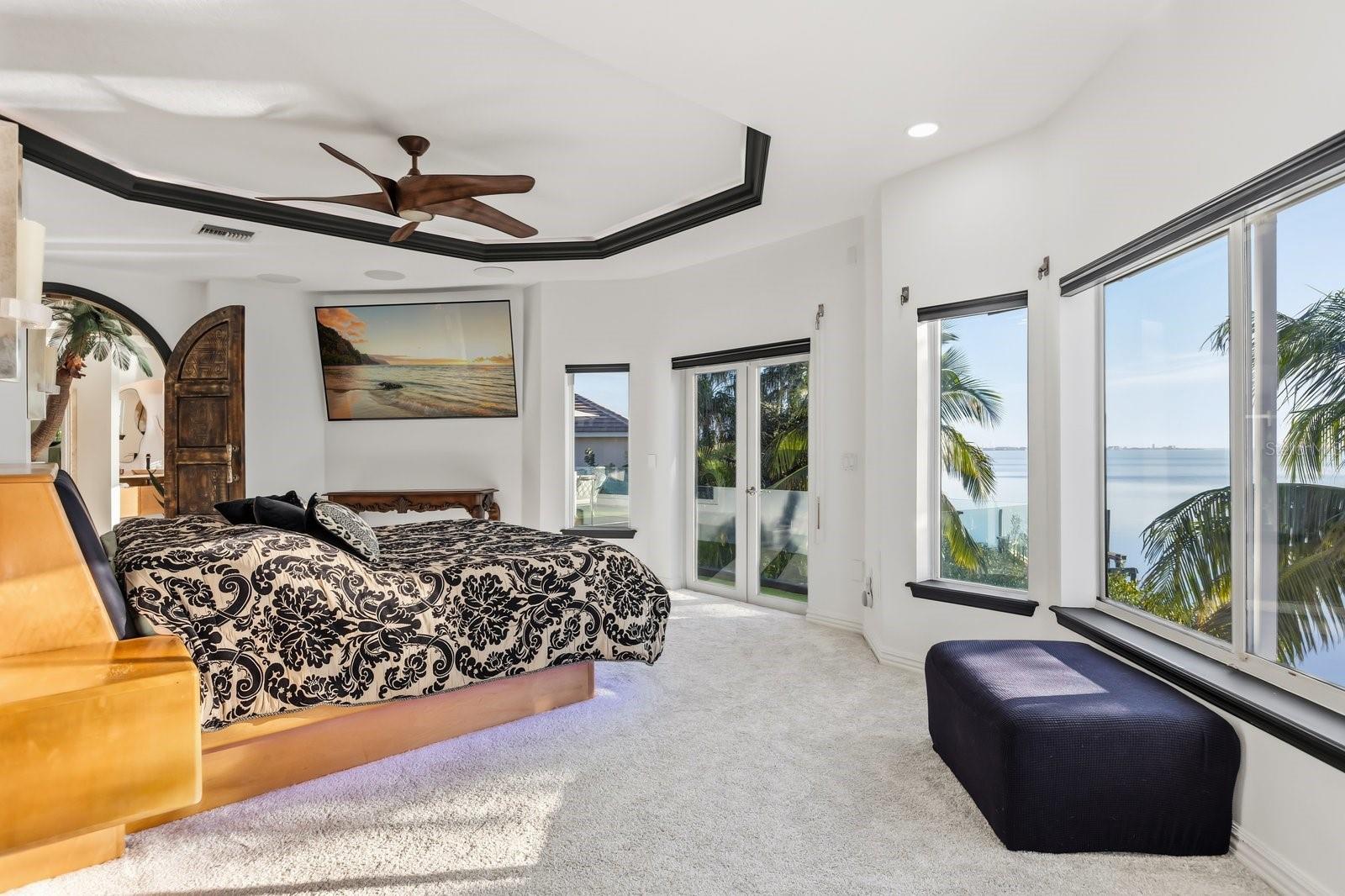 Listing photo id 23 for 2 River Falls Dr