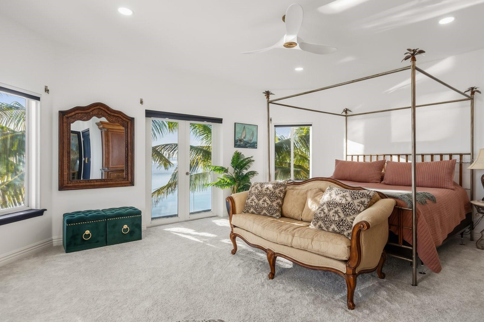 Listing photo id 35 for 2 River Falls Dr