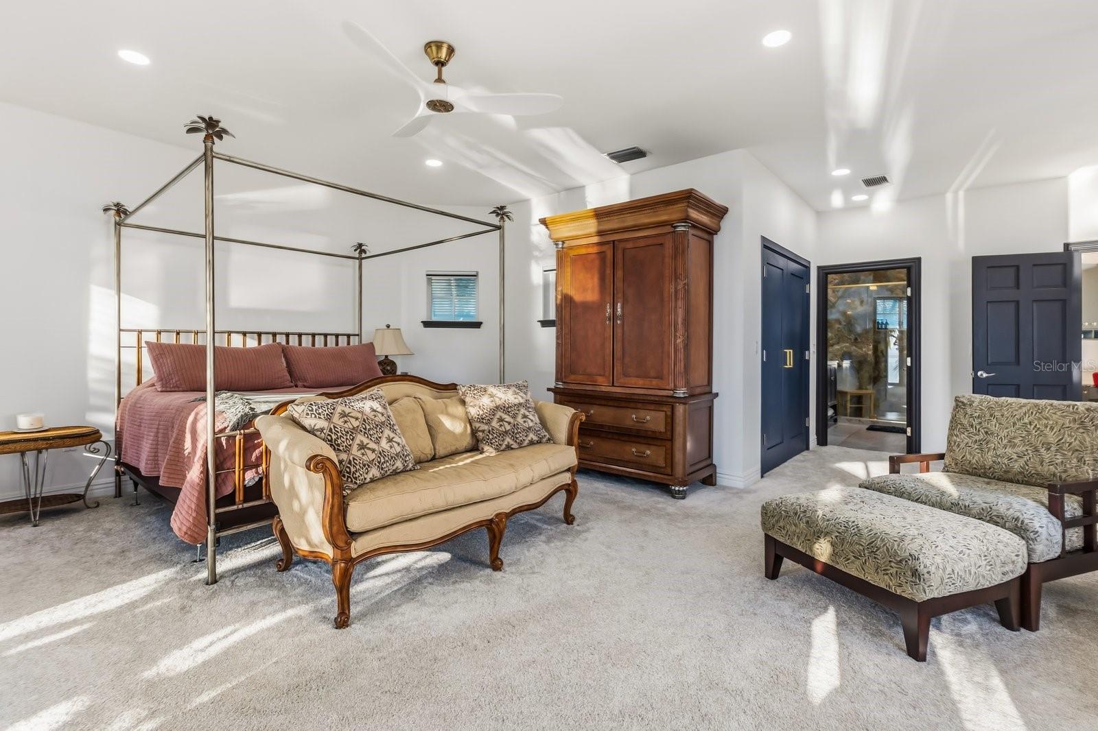 Listing photo id 36 for 2 River Falls Dr