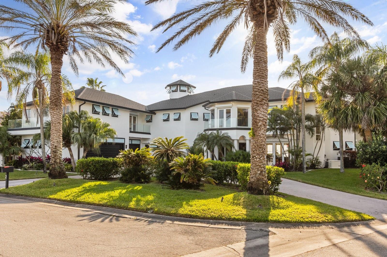 Listing photo id 4 for 2 River Falls Dr