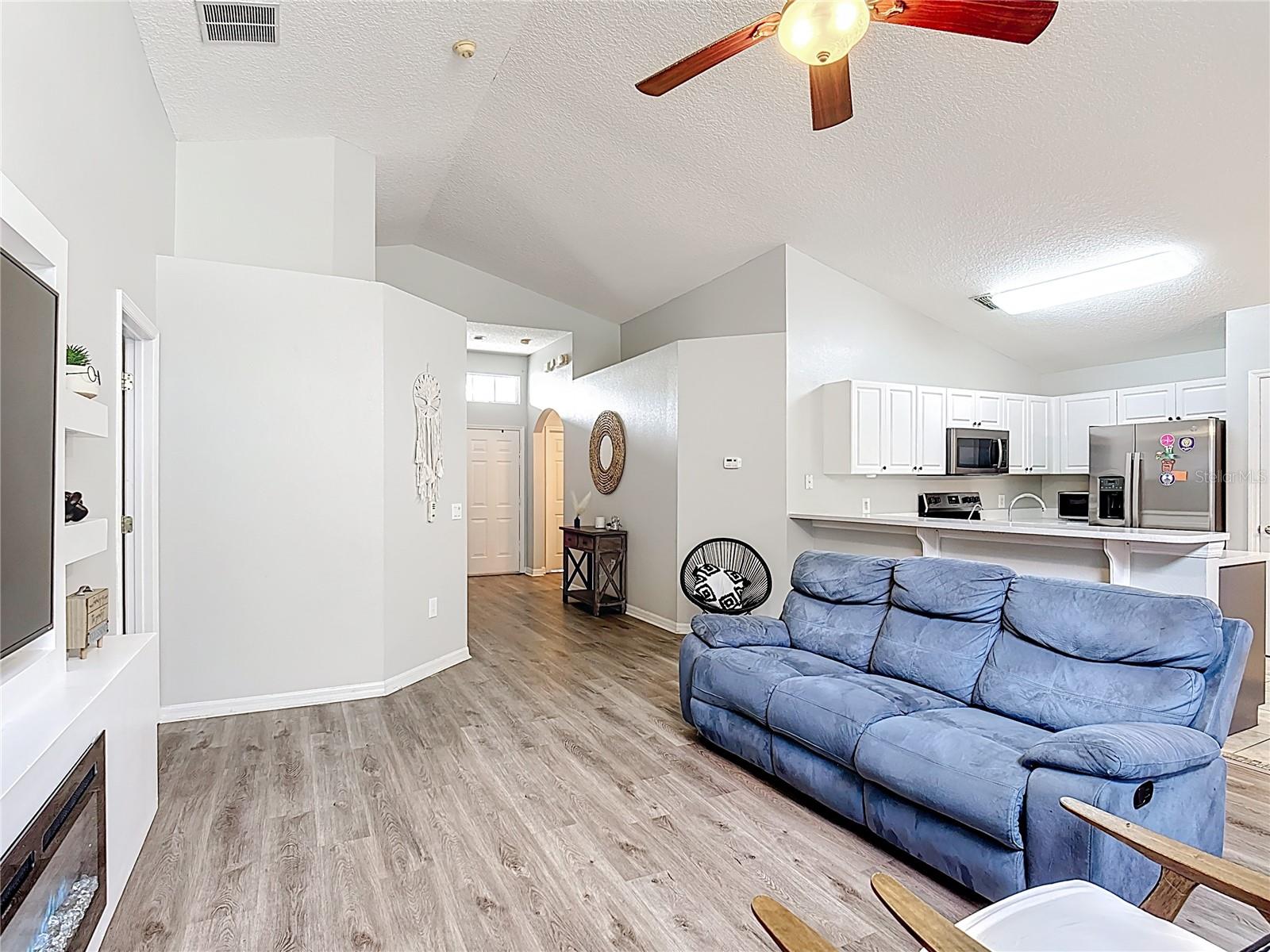 Image 12 of 48 For 4611 Cumbrian Lakes Drive