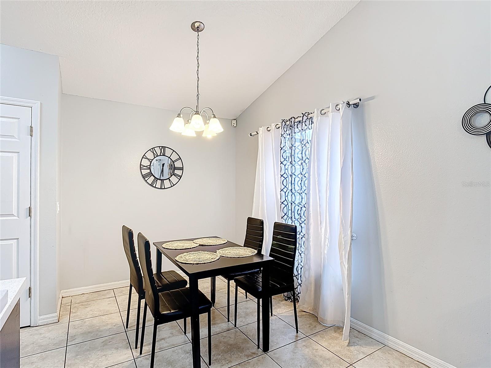 Image 14 of 48 For 4611 Cumbrian Lakes Drive