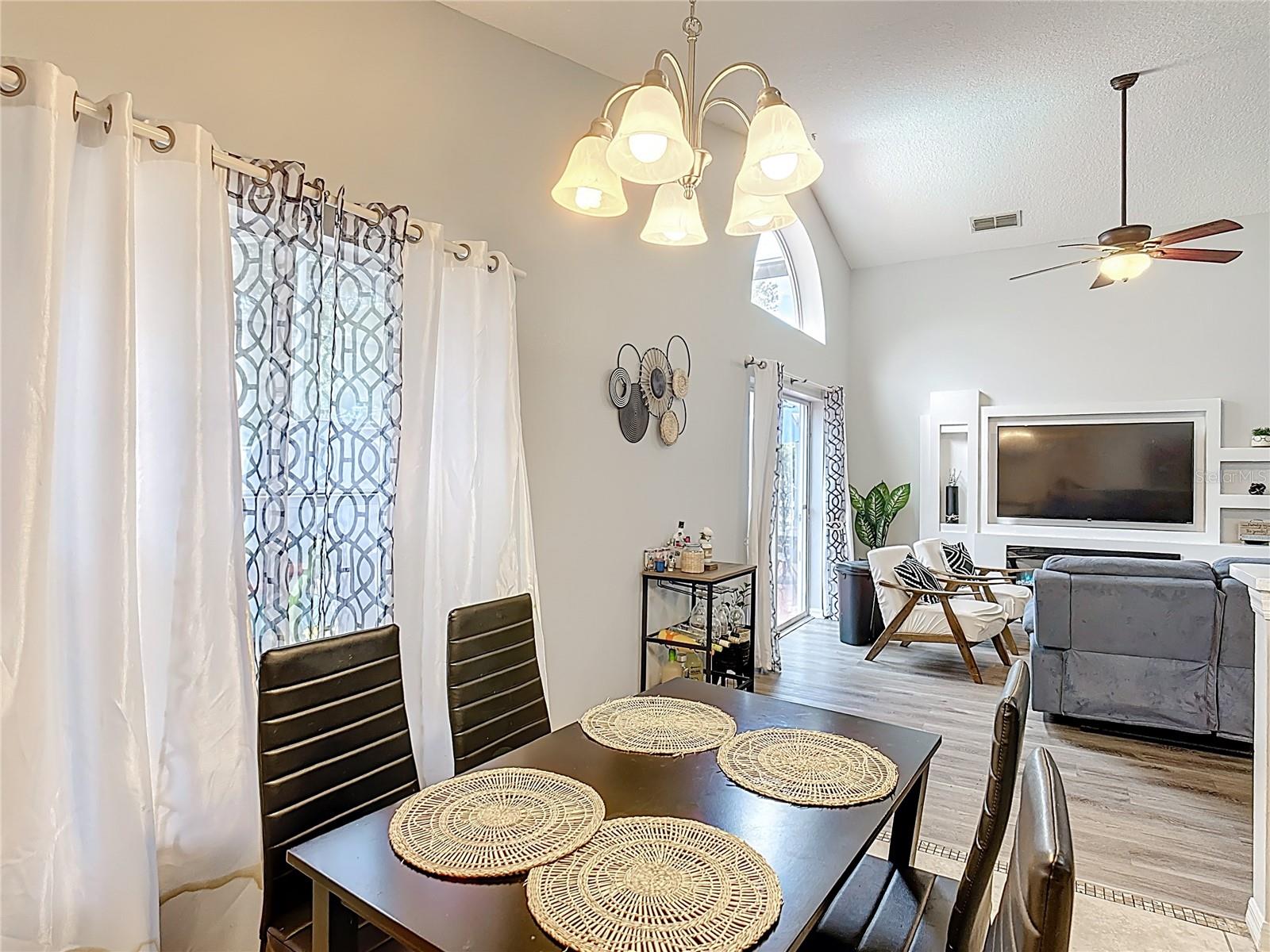 Image 16 of 48 For 4611 Cumbrian Lakes Drive