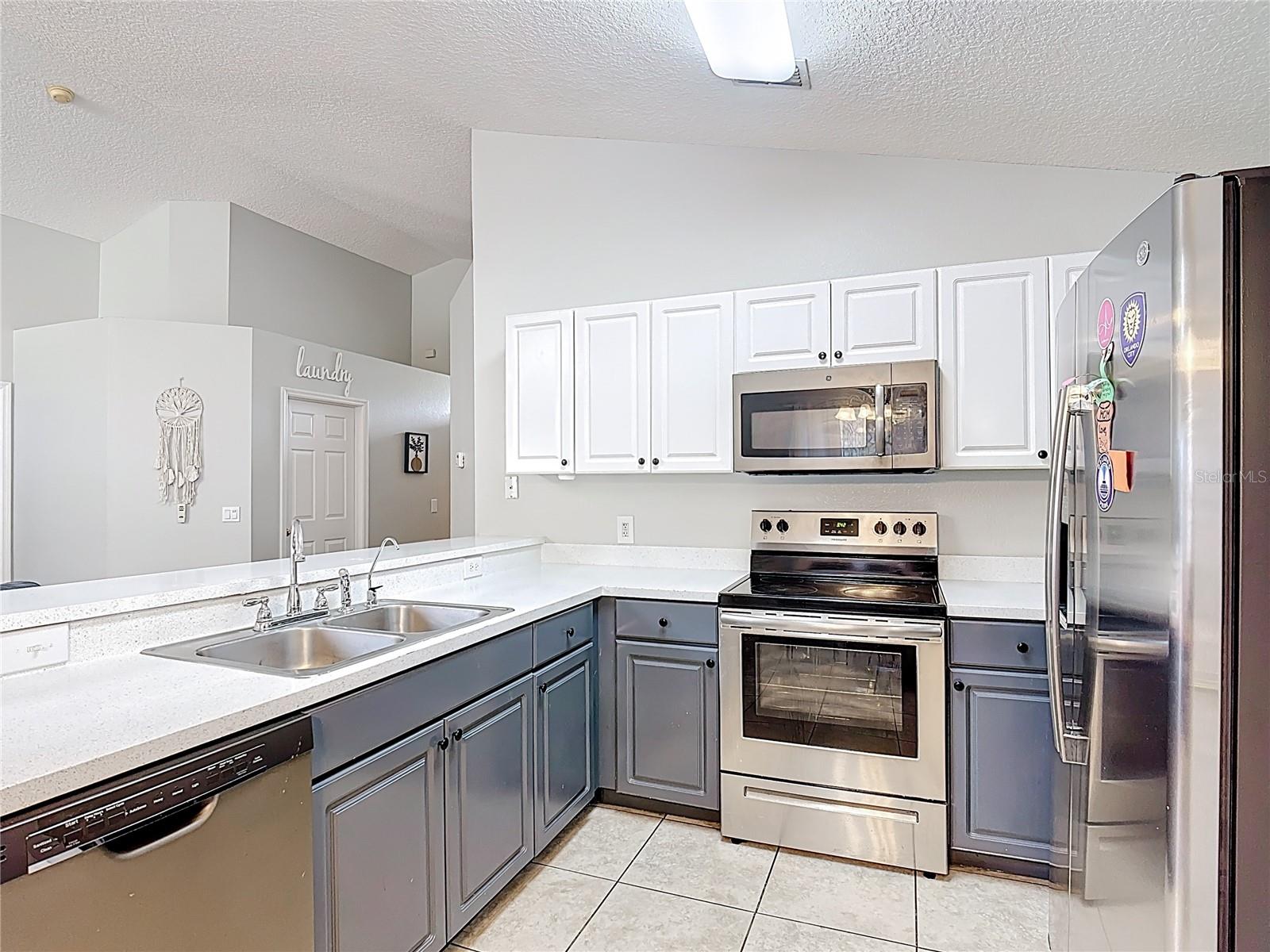 Image 17 of 48 For 4611 Cumbrian Lakes Drive