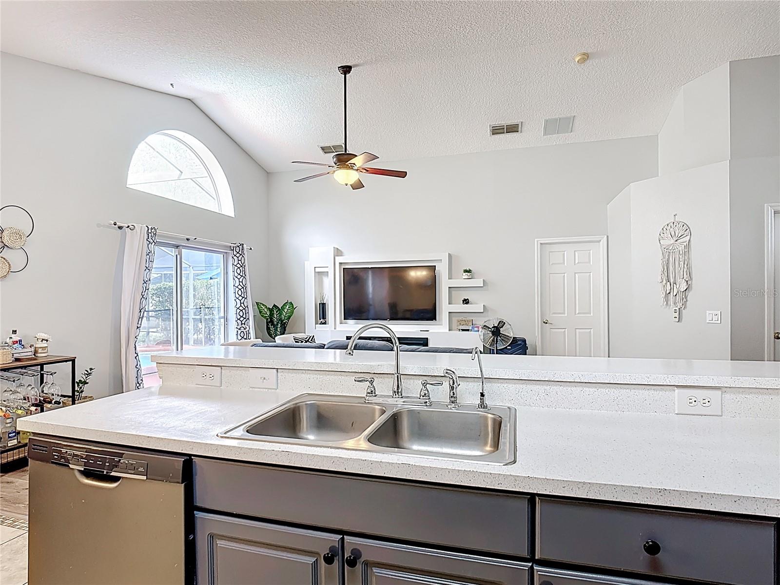 Image 21 of 48 For 4611 Cumbrian Lakes Drive