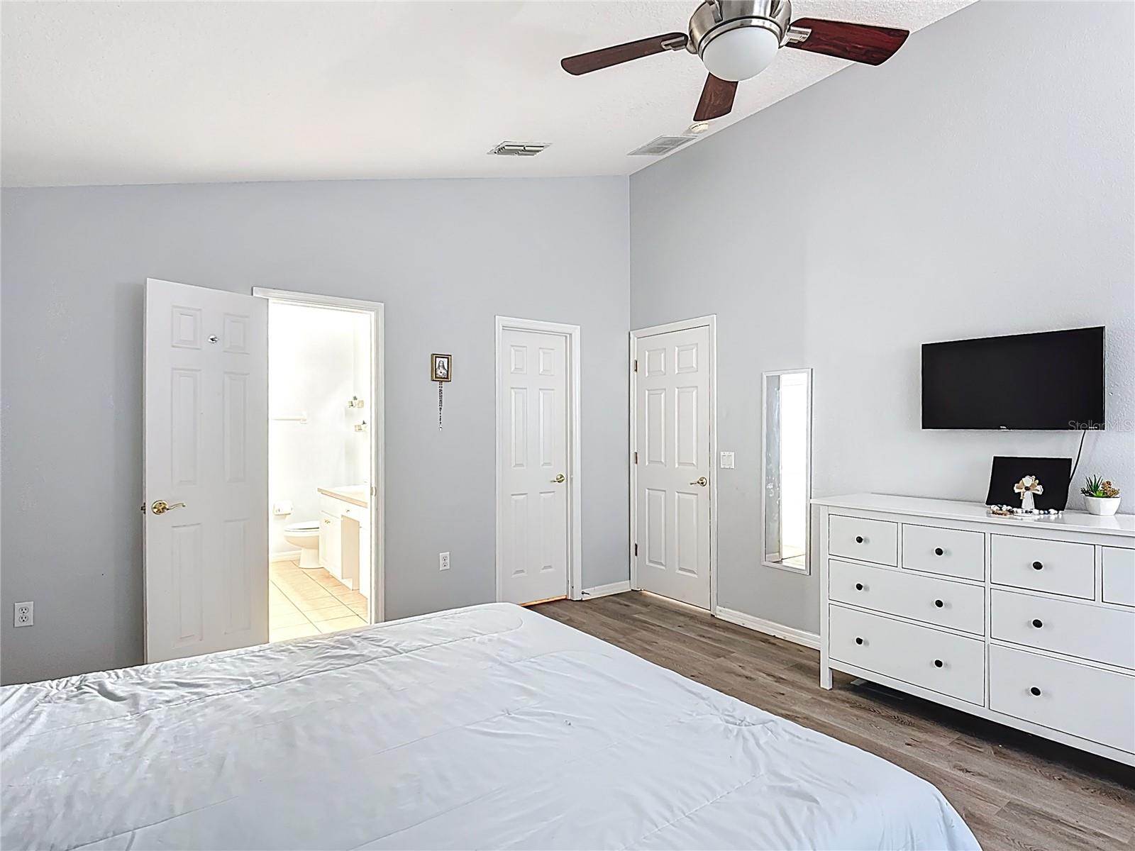 Image 32 of 48 For 4611 Cumbrian Lakes Drive