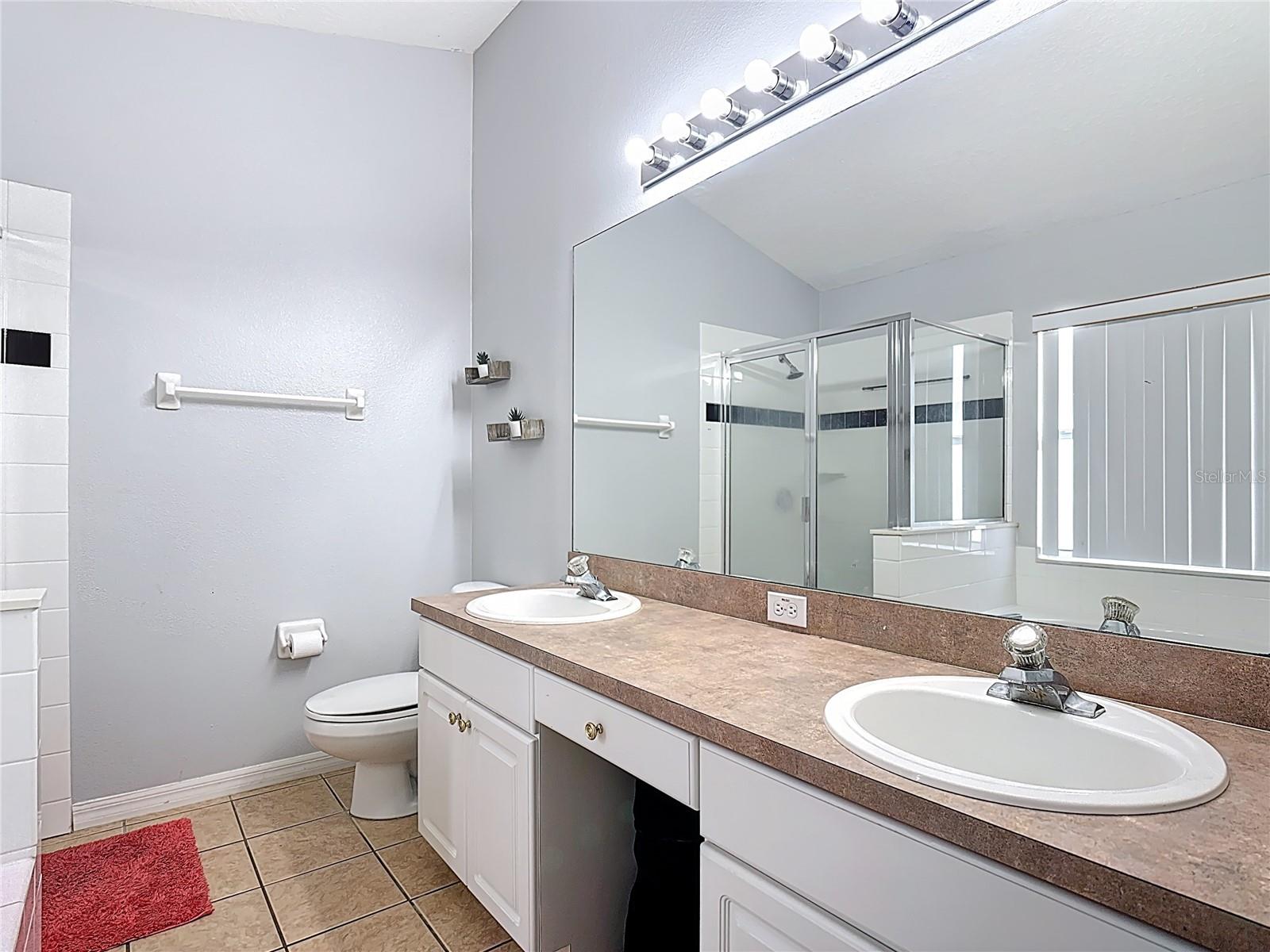 Image 34 of 48 For 4611 Cumbrian Lakes Drive