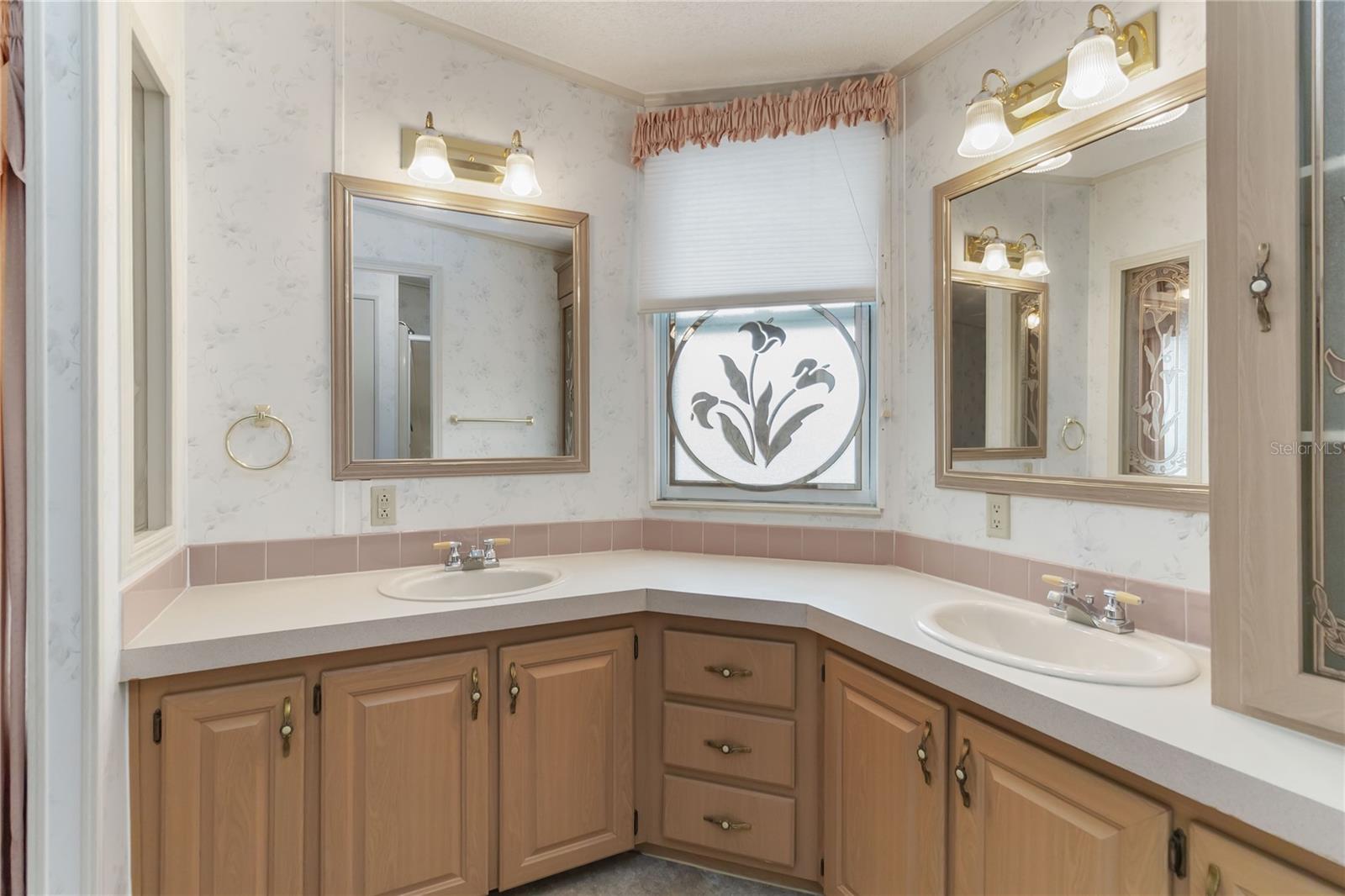 Image 20 of 38 For 2517 Independence Lane