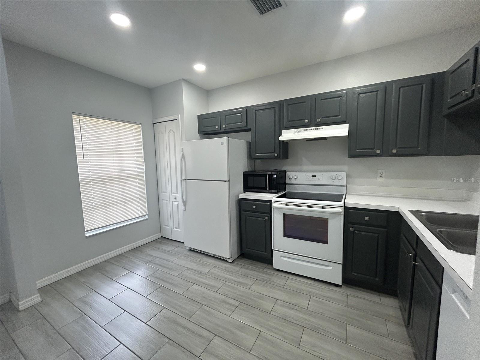 Image 5 of 16 For 2320 Lake Woodberry Circle