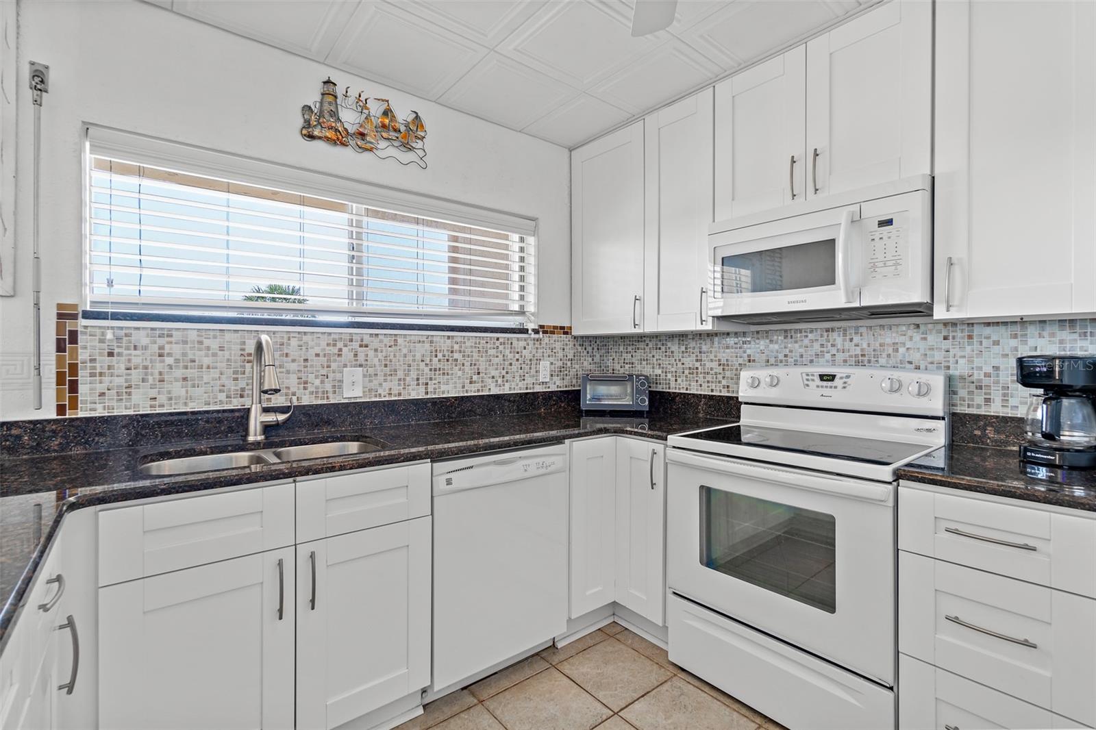 Image 23 of 45 For 3150 Atlantic Avenue 2-660