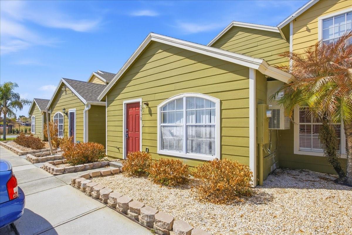 Image 3 of 12 For 2918 Fan Palm Drive Front Unit