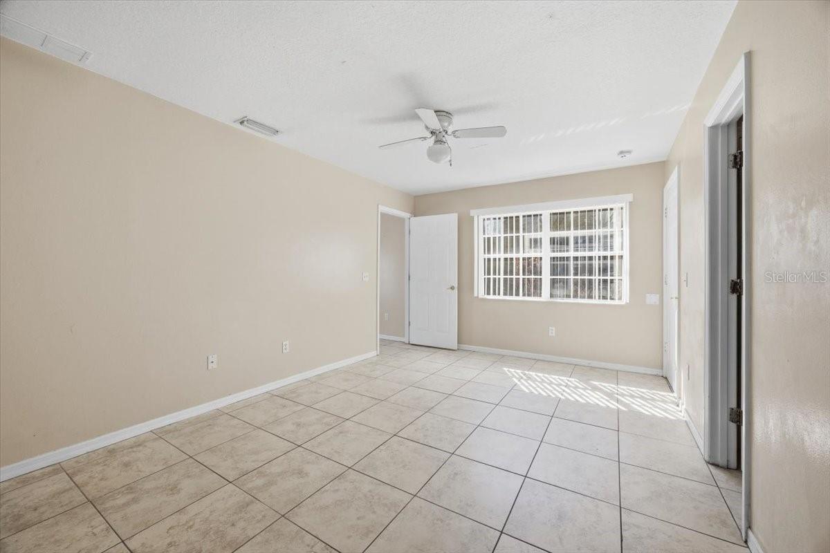 Image 9 of 12 For 2918 Fan Palm Drive Front Unit