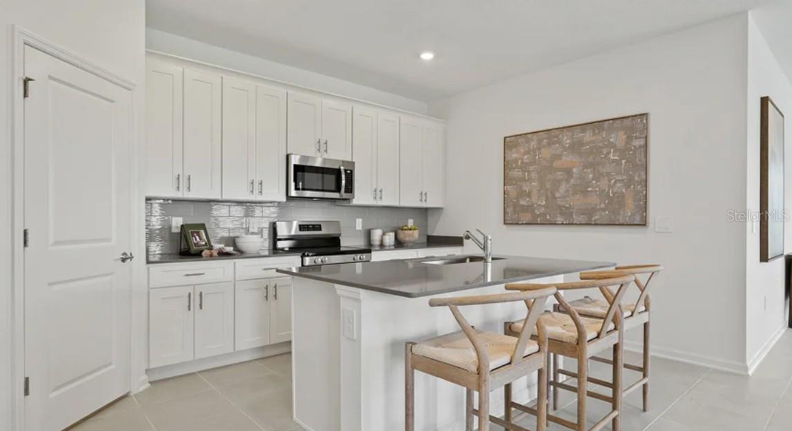 Image 3 of 16 For 4246 St Thomas Way