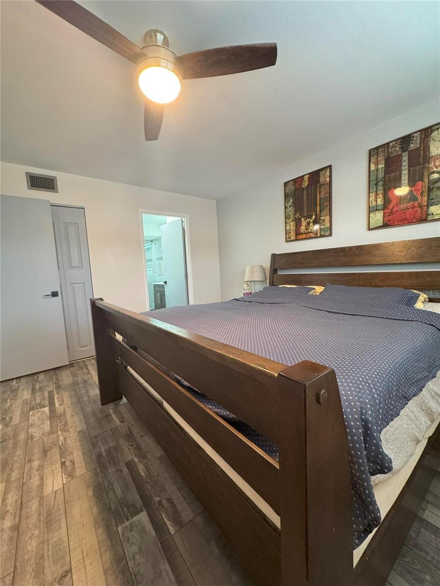 Image 12 of 23 For 11485 Oakhurst Road -211