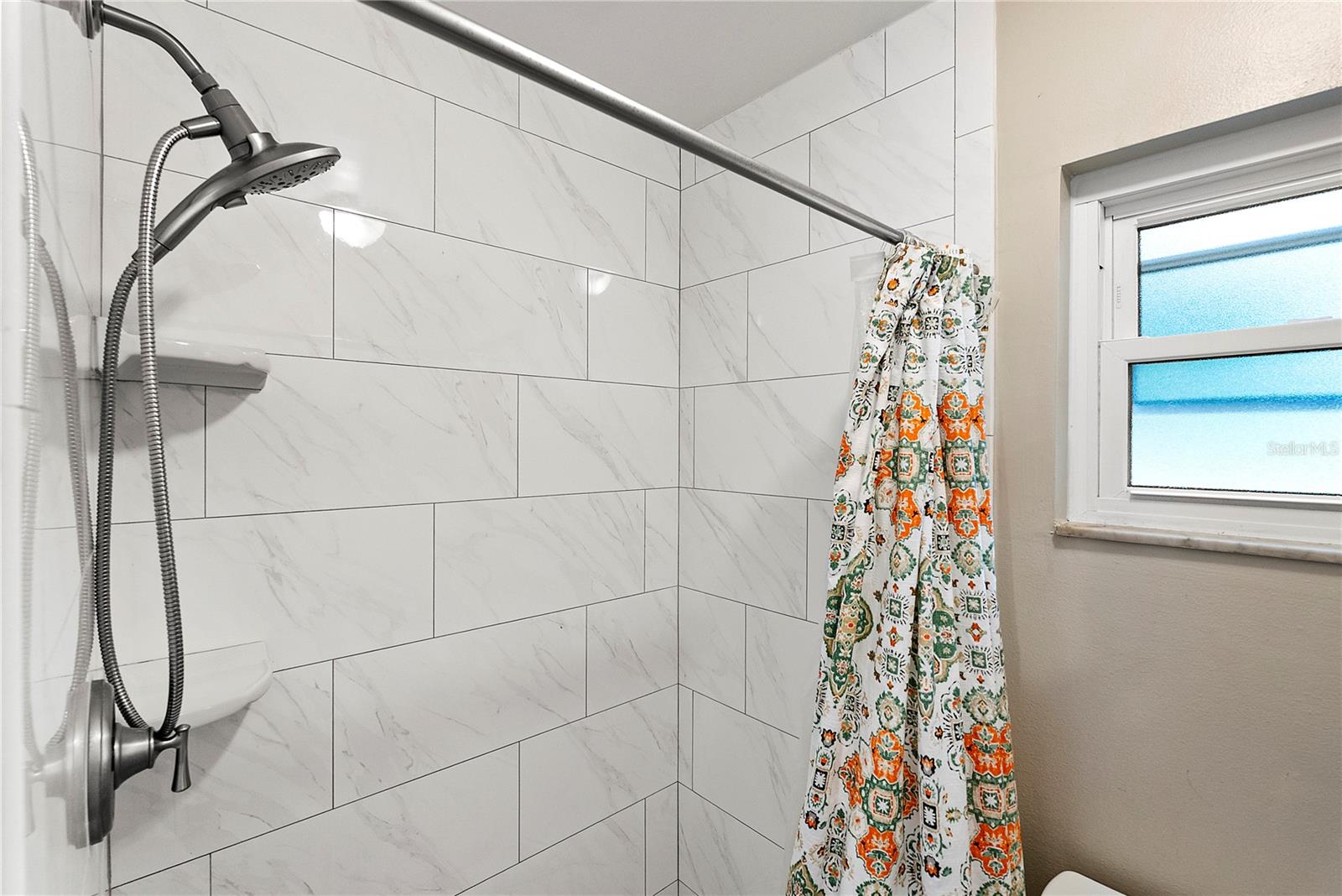 Image 14 of 32 For 614 Grovewood Avenue