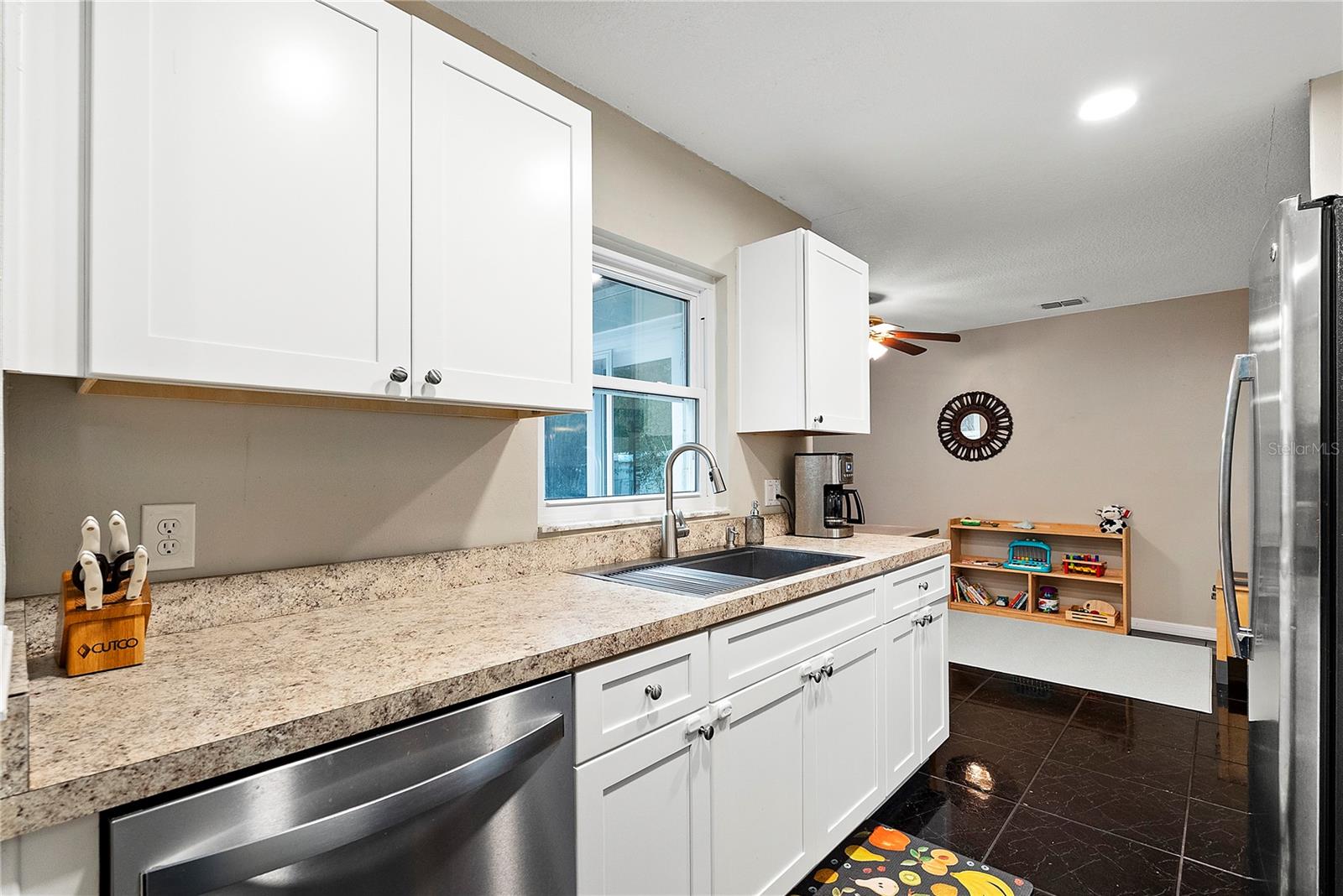 Image 15 of 32 For 614 Grovewood Avenue