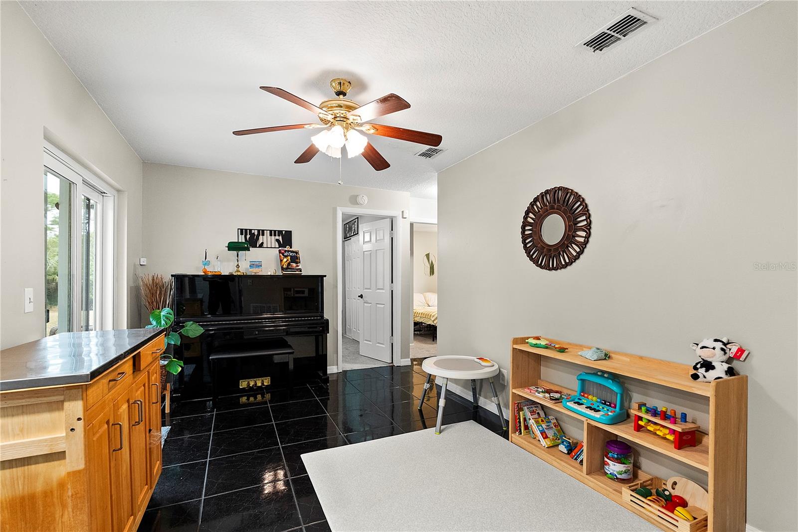 Image 20 of 32 For 614 Grovewood Avenue