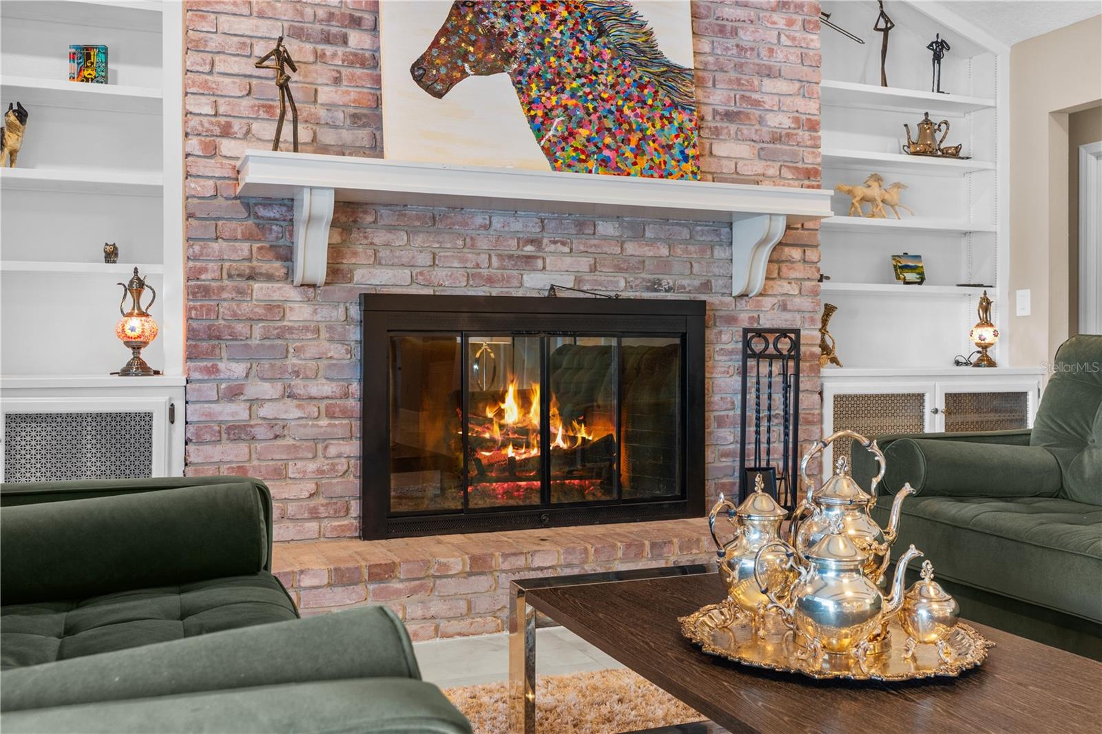 Listing photo id 9 for 3105 Lakeshore Court