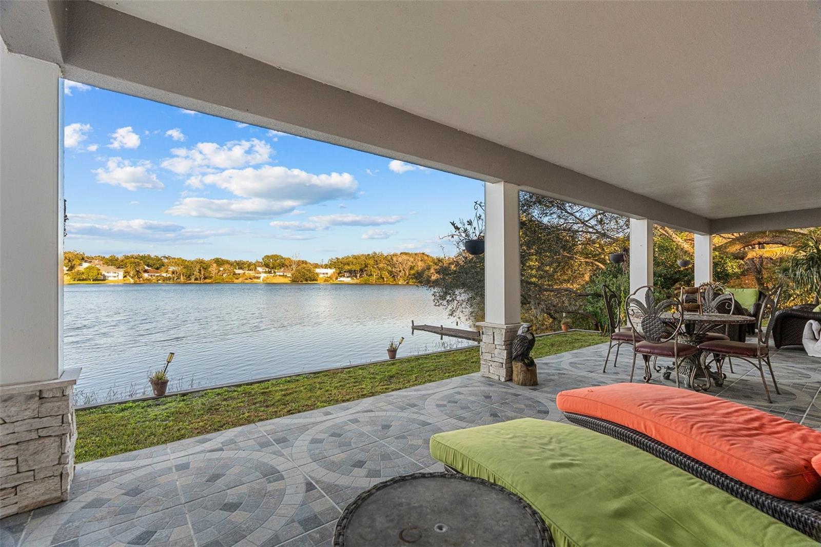 Listing photo id 42 for 3105 Lakeshore Court