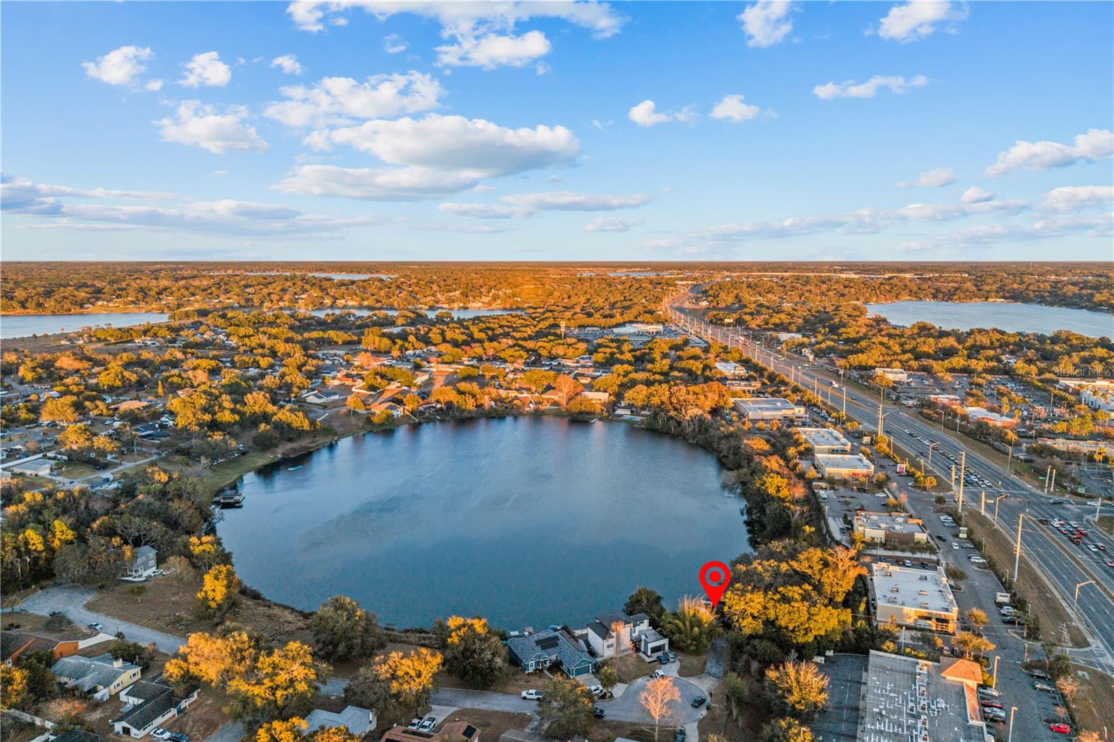 Listing photo id 50 for 3105 Lakeshore Court