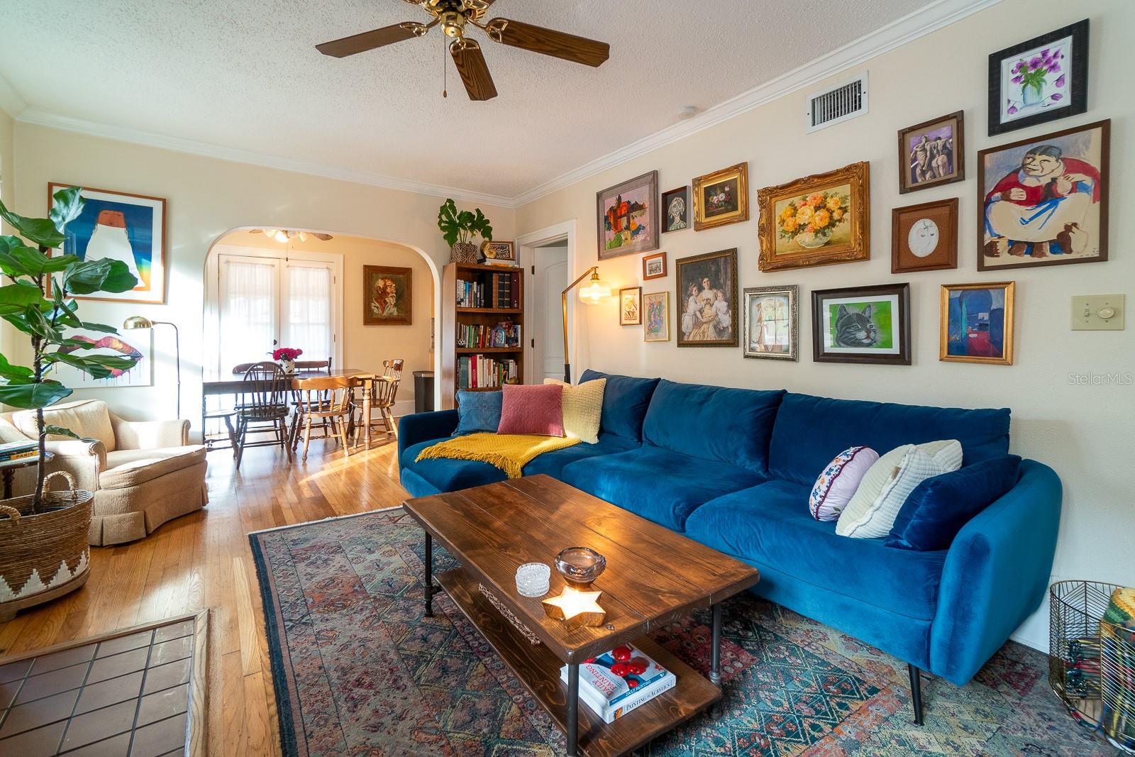 Listing photo id 3 for 443 Shine Avenue