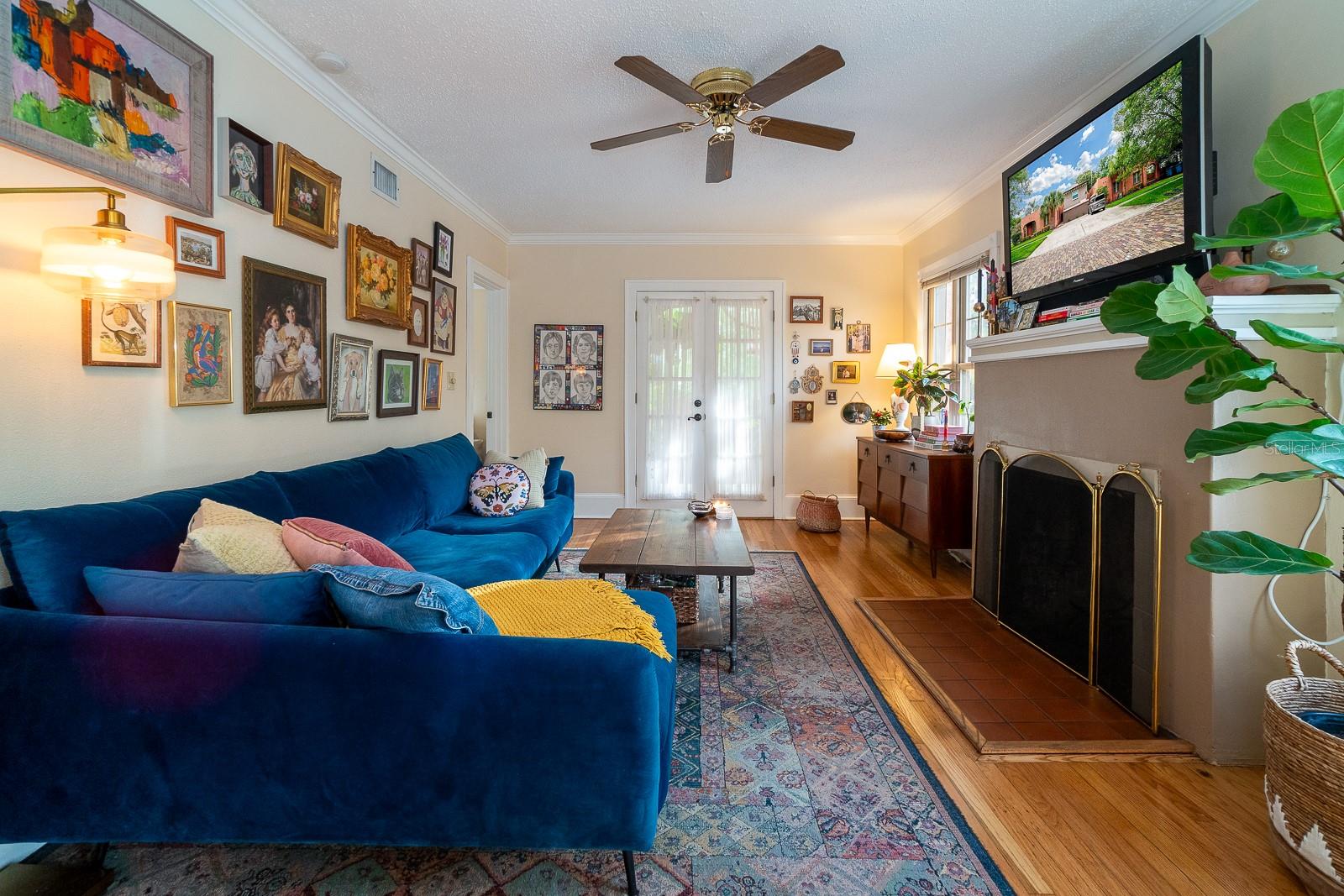 Listing photo id 4 for 443 Shine Avenue