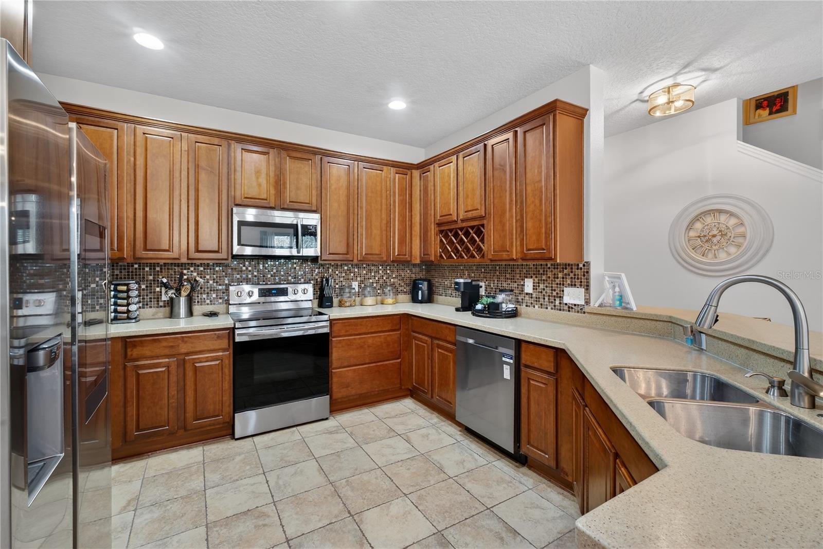 Image 21 of 35 For 539 Lake Eagle Lane