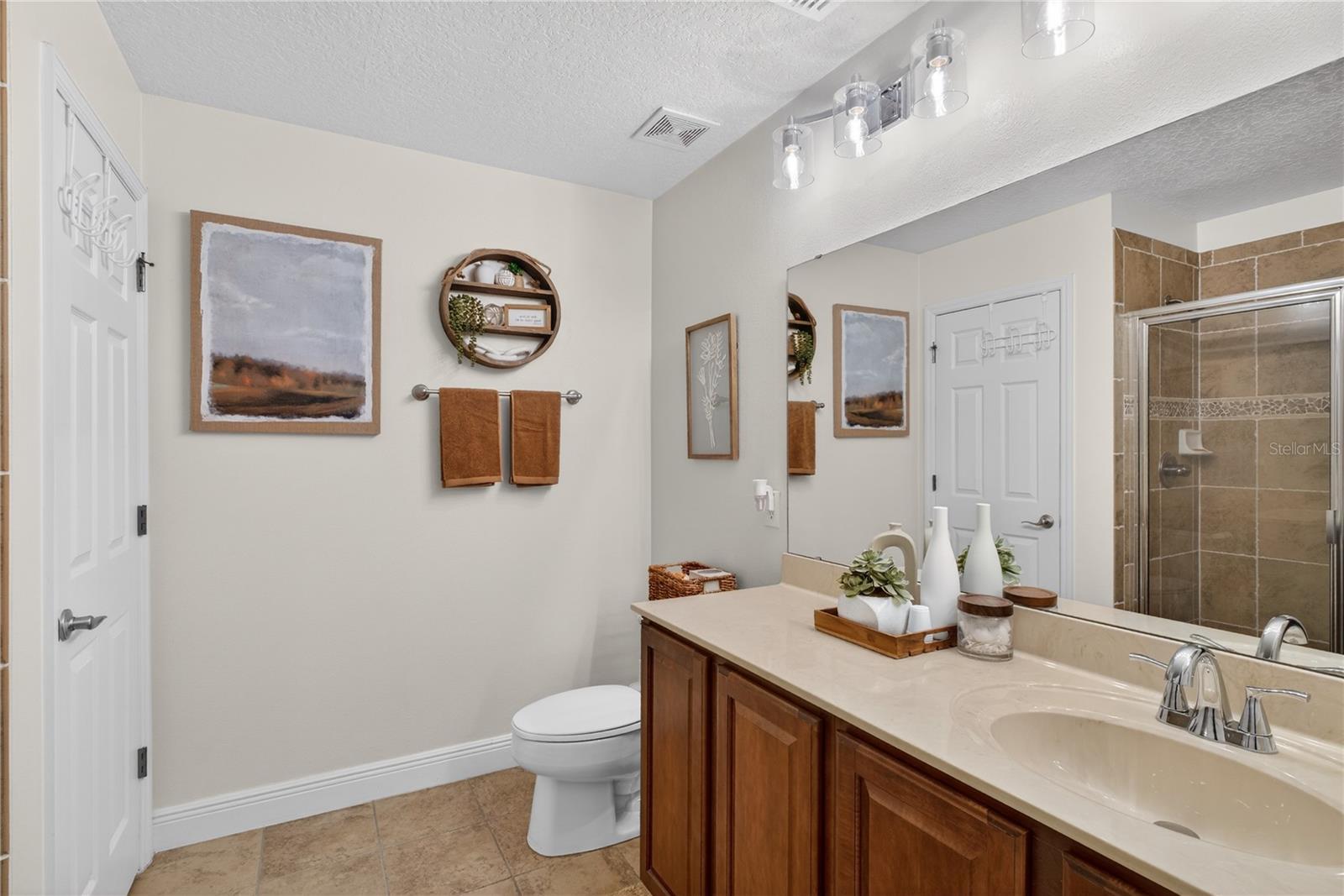 Image 33 of 35 For 539 Lake Eagle Lane