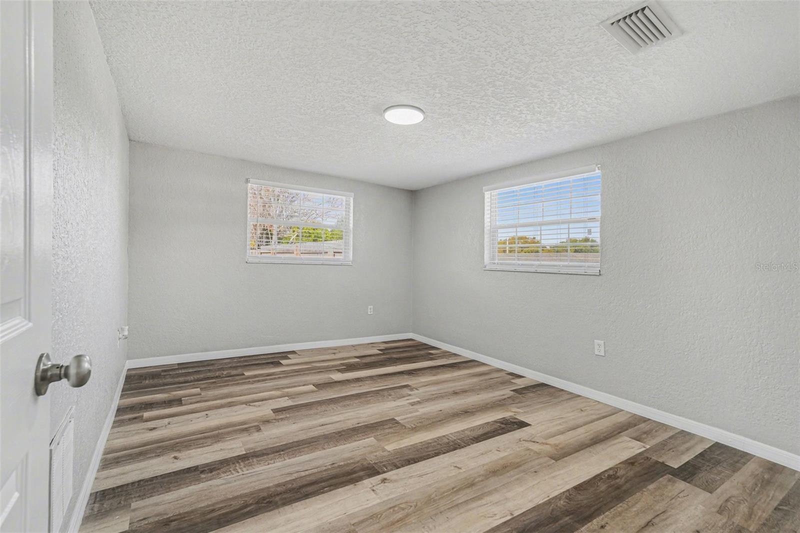 Image 12 of 16 For 11241 Yewtree Avenue