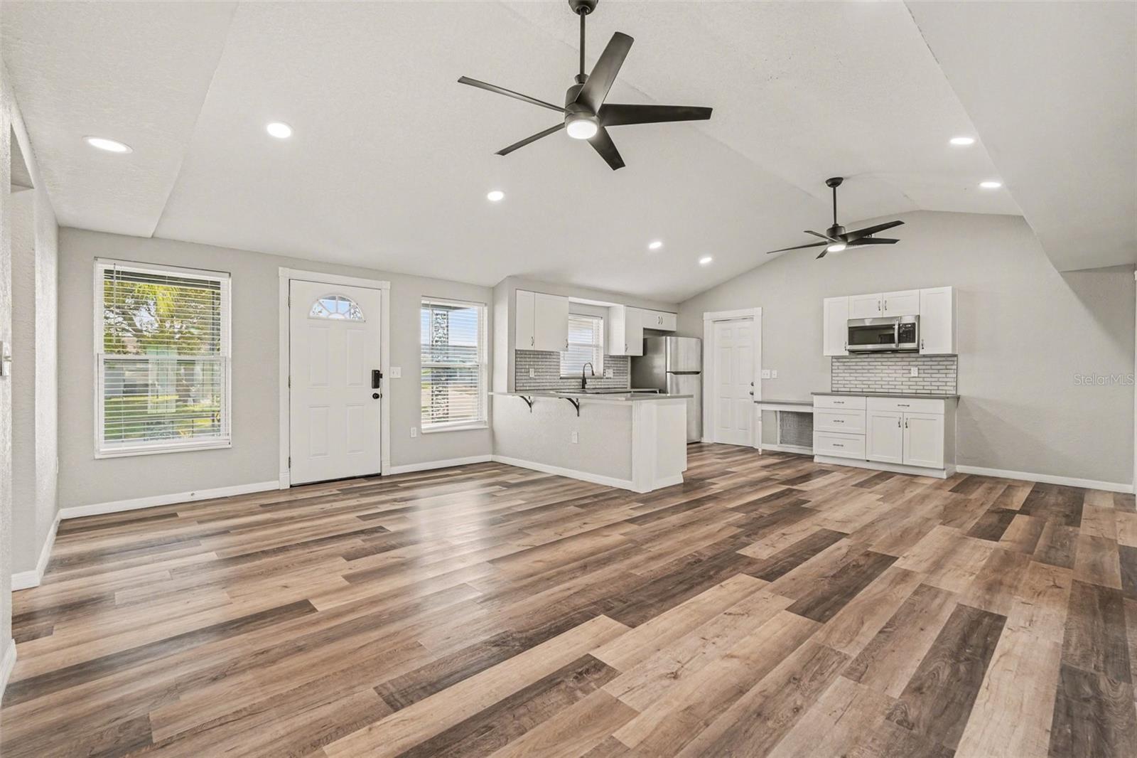 Image 4 of 16 For 11241 Yewtree Avenue