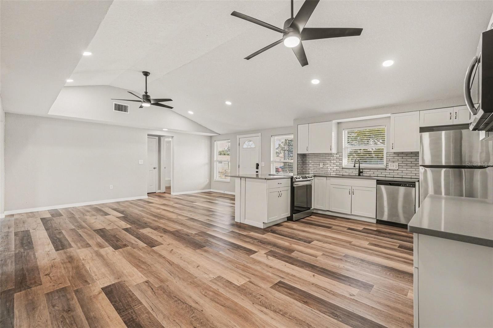 Image 6 of 16 For 11241 Yewtree Avenue