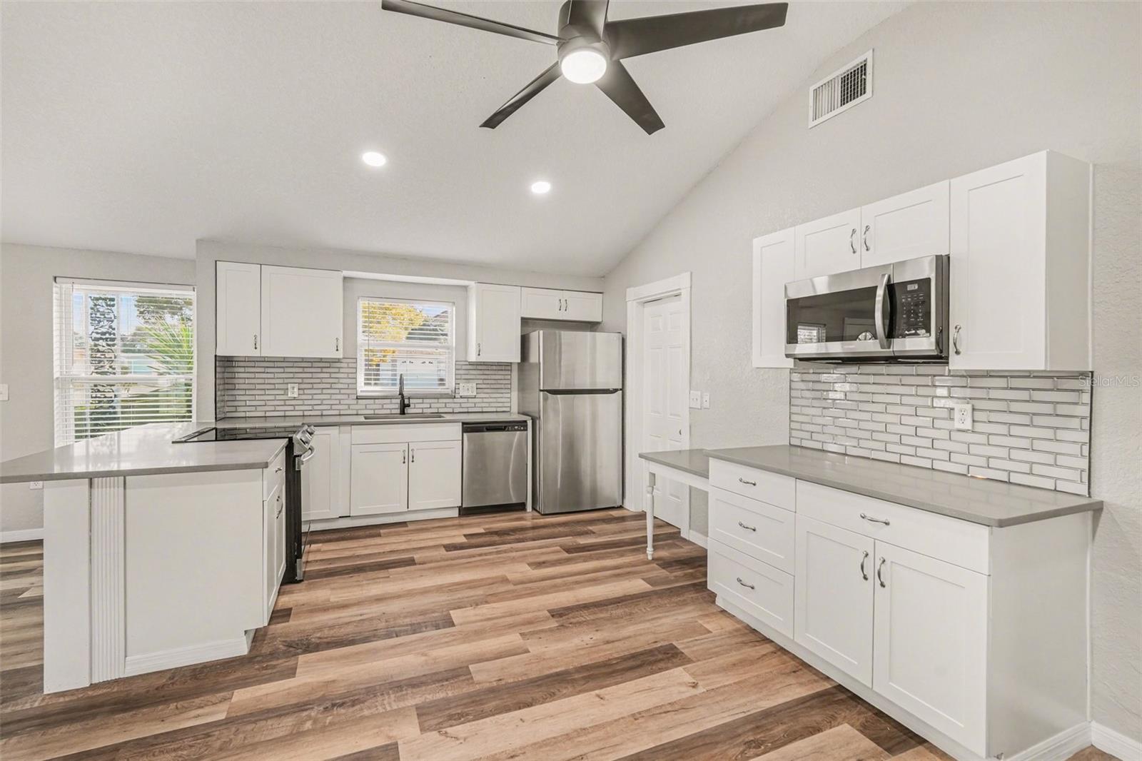 Image 7 of 16 For 11241 Yewtree Avenue